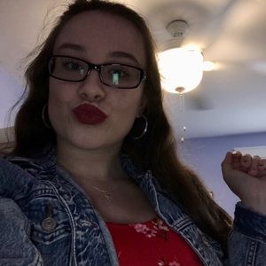 Meet your Posher, Colleen
